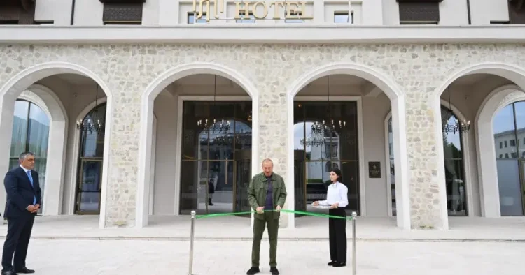 İlham Əliyev “Xankəndi” hotelinin AÇILIŞINDA