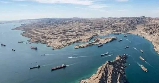 SEPAH: Hörmüz boğazı gəmiçilik üçün bağlanıb