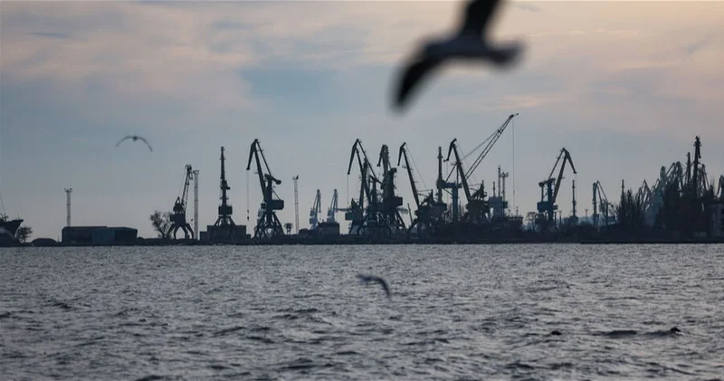 В Азовском море под удар украинских дронов попало судно с азербайджанским экипажем видео