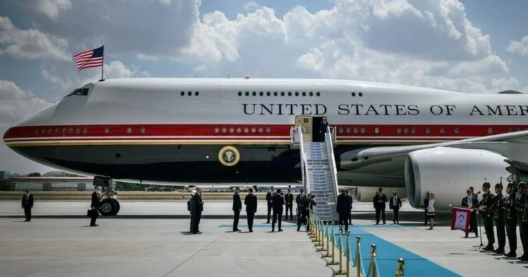 Стало известно, почему Трамп улетел из Анкары на своем старом самолете