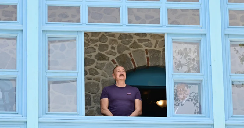 Prezident “Sadıqcanın evi”ndə Fotolar