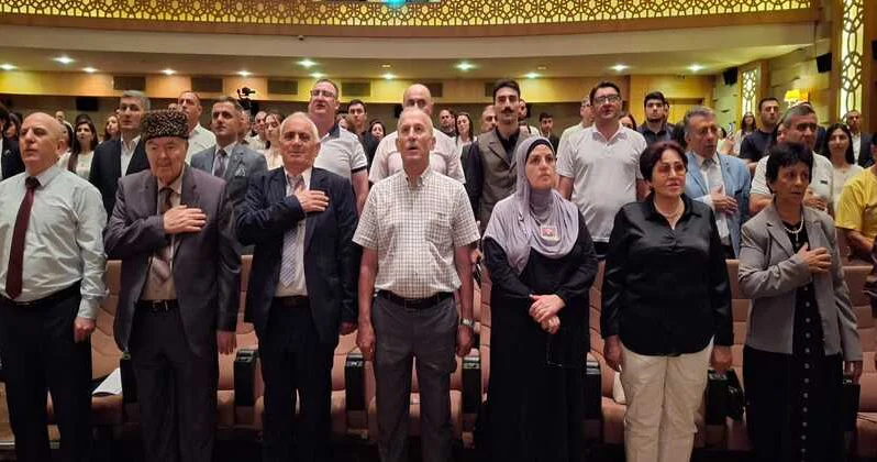 Bu gün yazıçı publisist Aydın Tağıyevin “Qələbənin Memarı: Cənab Ali Baş Komandan 100 İllik İmza! Bənzərsiz Tarix” adlı tarixi əsərinin təqdimat mərasimi keçirilib