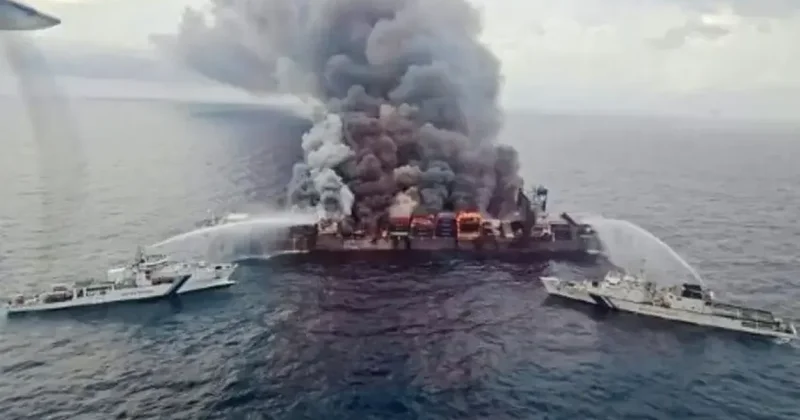 Ukrayna: Azov dənizində Rusiyaya məxsus 21 tanker vurulub