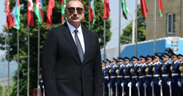 İLHAM ƏLİYEV: QƏLƏBƏ VƏ SÜLHÜN DÜŞÜNƏN LİDERİ Strateji elm və biliklə yazılan tarix