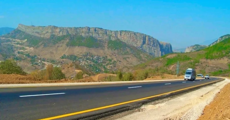 Qırmızı xətlər in pozanı Zəngəzura gedən yol