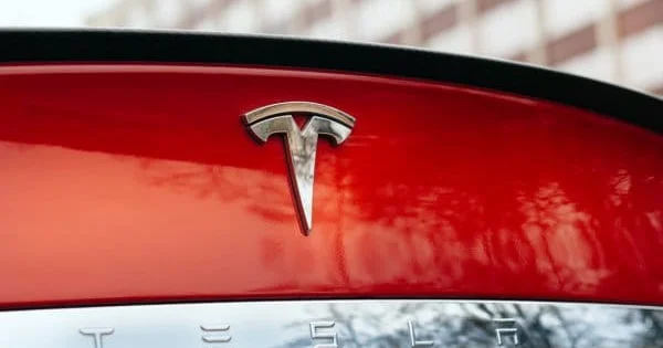 Tesla Böyük Britaniyanın elektrik enerjisi bazarına daxil olmağı hədəfləyir