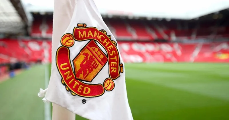 Mançester Yunayted yay transfer dönəmi bitənədək dörd futbolçunu göndərmək istəyir