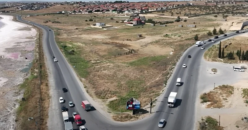 Novxanı Saray yolunda müəmma: Sürücülərin qarışdırdığı siqnallar