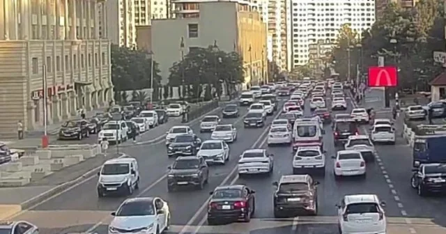 Bu istiqamətlərdə tıxac var SİYAHI