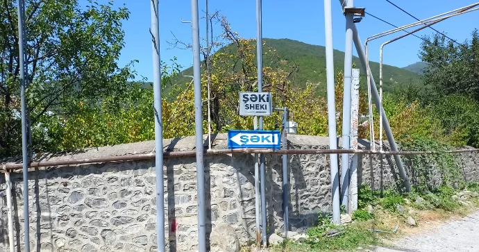 Azərbaycanda bir neçə ədəd olan avtomobildən biri ŞƏKİDƏDİR FOTO