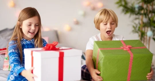 Bahalı hədiyyə uşaqları xoşbəxt edir? Psixoloqdan bilinməyən detallar