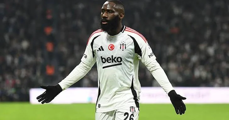 Artur Masuaku Sanderlend ə keçib