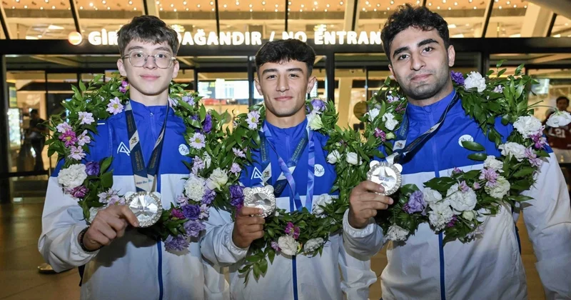 Dünya Oyunlarında uğurlu çıxış edən gimnastlarımız Vətənə qayıdıblar FOTO
