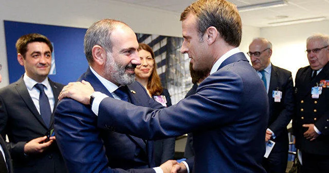 Paşinyan Makronla da danışdı: Tarixi sülh sazişi...