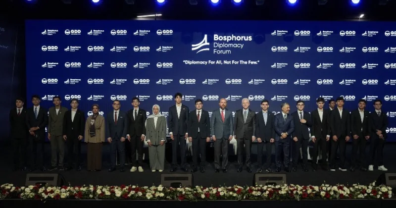 İstanbulda müasir müstəmləkəçilikdən təsirlənən regionlarda humanitar diplomatiya mövzusu müzakirə edilir