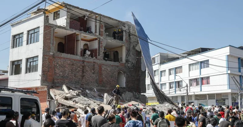 Kolumbiyada fəlakət: 160 dan çox ispan itkin düşdü