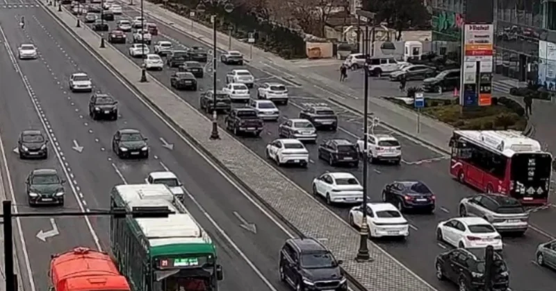 Bakının bəzi yollarında nəqliyyatın sıxlığı müşahidə edilir