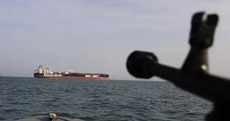 WSJ: ABŞ hərbi helikopteri İrana gedən Panama bayraqlı gəmiyə atəş açıb