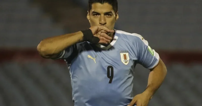 Luis Suares milliyə geri qayıdır?