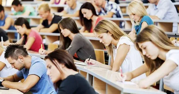 Subbakalavrların universitetə yolu bağlanır? Ekspert səbəbləri AÇIQLADI