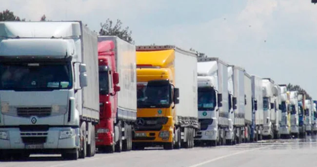 Belarusdan Avropa İttifaqı ölkələrinə keçmək üçün 2,8 minə yaxın avtomobil növbədə gözləyir