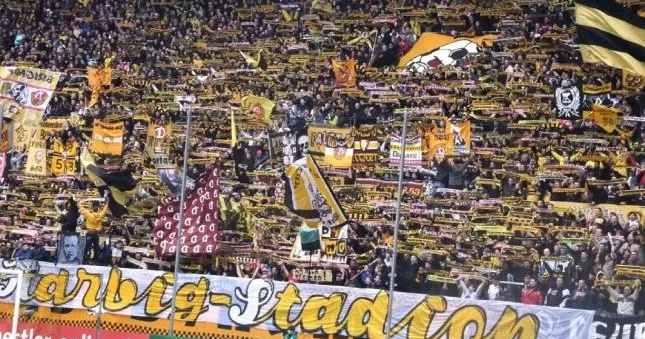 Alman klubundan stadionda çəkilişlə bağlı sərt qərar