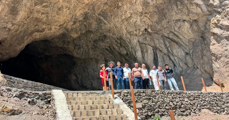 Büzeyir mağarasına gənclərin ekskursiyası
