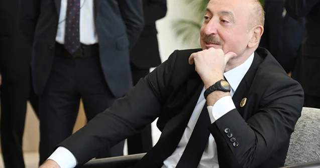 Prezident Döyüş bayraqlarının verilməsi mərasimində