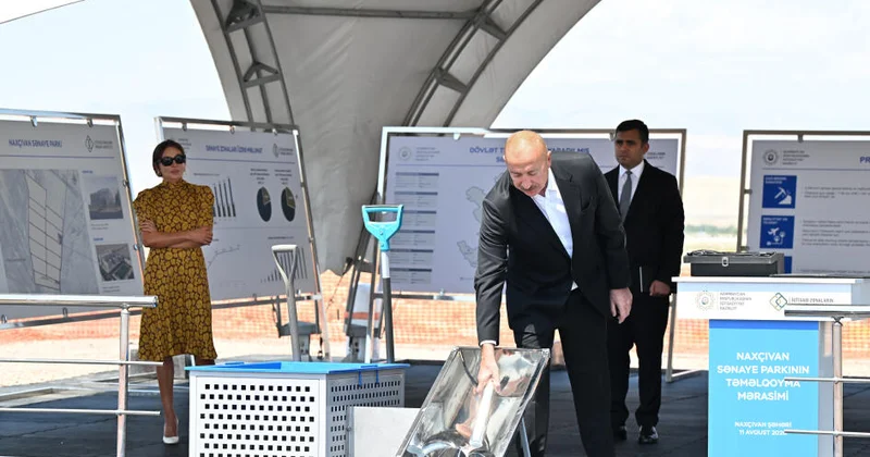 İlham Əliyev və Mehriban Əliyeva Naxçıvan Sənaye Parkının təməlqoyma mərasimində iştirak ediblər (Foto)