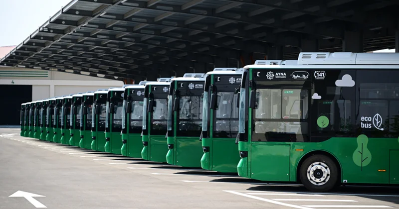 “Yaşıl rəngli avtobusları Bakıda tez tez görürük”