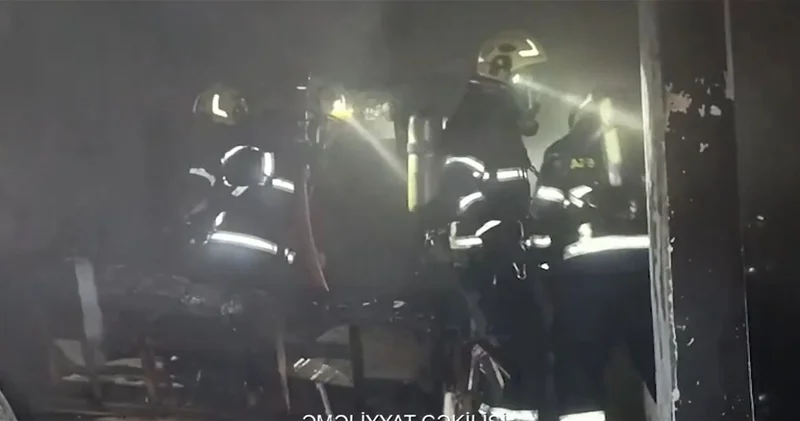 На проспекте Бабека произошёл пожар в автосалоне ВИДЕО