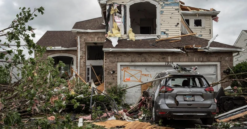 Çikaqo və İndianada güclü fırtınalar: 575 mindən çox abonent işıqsız qalıb