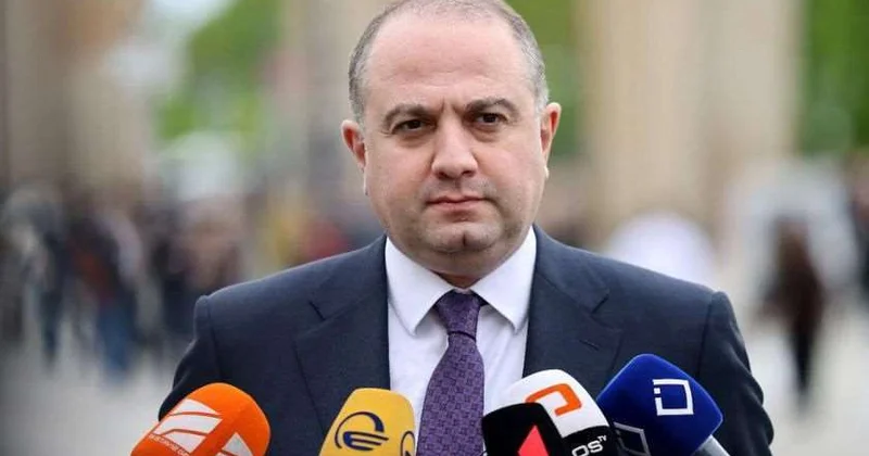 Gürcüstanın 2008 ci ildə düşüncəsiz və xain hakimiyyəti var idi