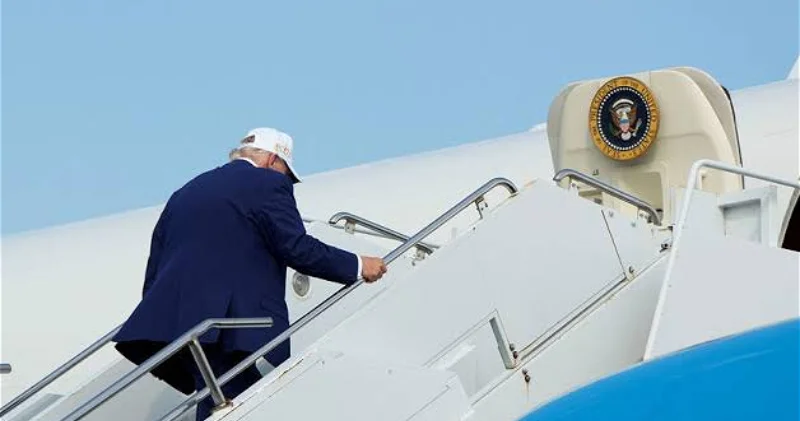 СМИ: из самолета сделали приманку , чтобы тайно вывезти Трампа из Турции