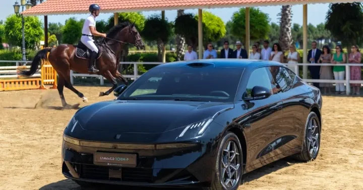 Lynk & Co 10 EM P nin Azərbaycanda təqdimatı xüsusi konseptində keçirildi