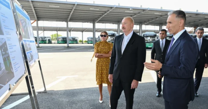 Prezident Naxçıvanda yeni avtobuslara baxıb, dəmir yolu işləri ilə tanış olub FOTO VİDEO YENİLƏNİB