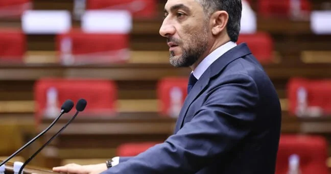 Hakim partiyanın deputatı müxalifətlə birgə işləməkdən danışdı KONKRET