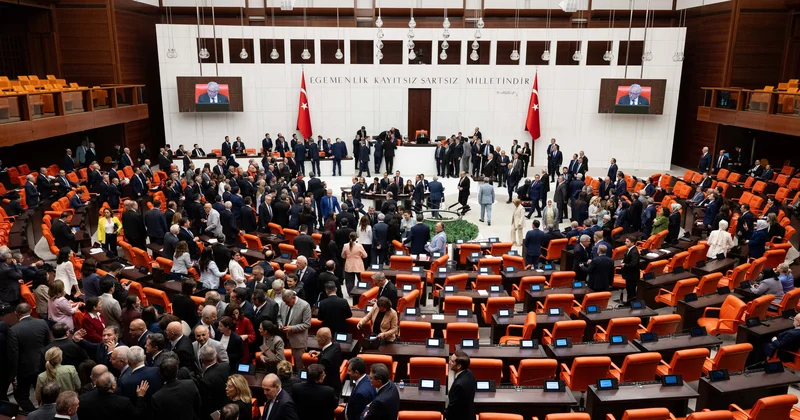 Парламент Турции принял закон, предусматривающий ограниченную амнистию для членов РКК