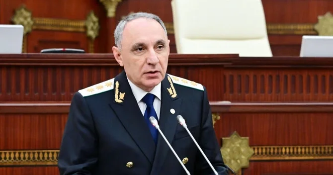 Baş prokurorun qəbuluna düşmək istəyənlərin NƏZƏRİNƏ