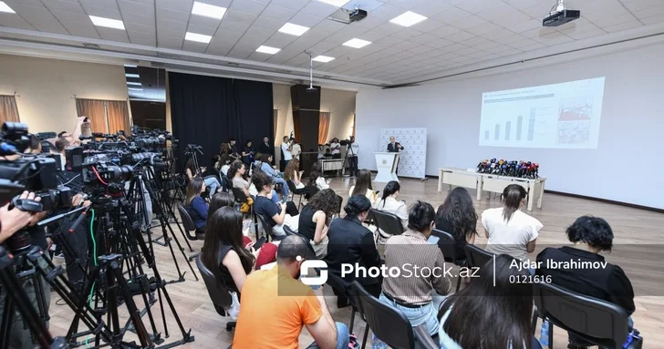 Эмин Амруллаев: Более 72 000 учителей получат повышение зарплаты