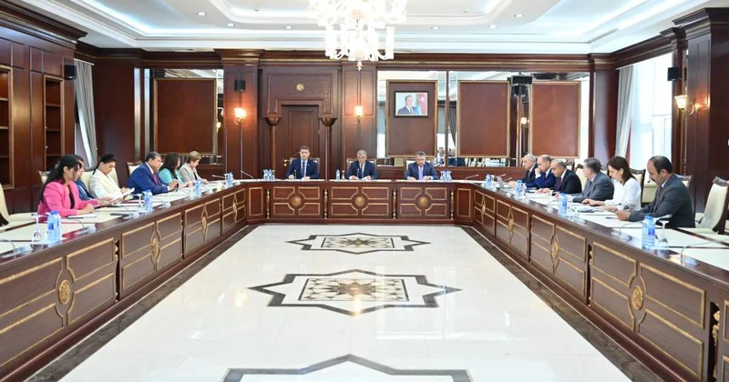 İctimai birliklər və dini qurumlar komitəsinin iclası keçirilib