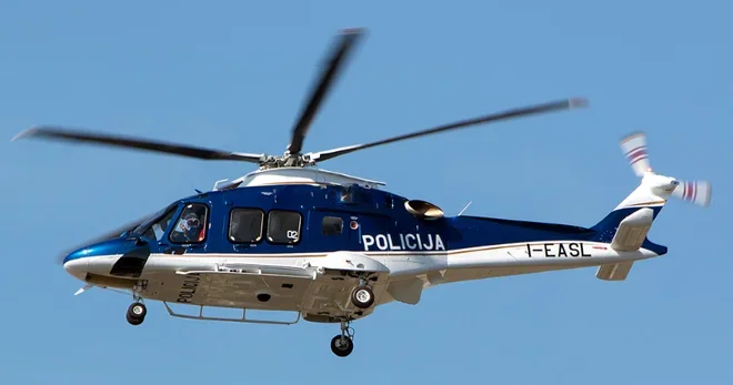 Bu ölkədə göyərtəsində nazir və qubernator olan helikopter qəzaya uğradı Anbaan video