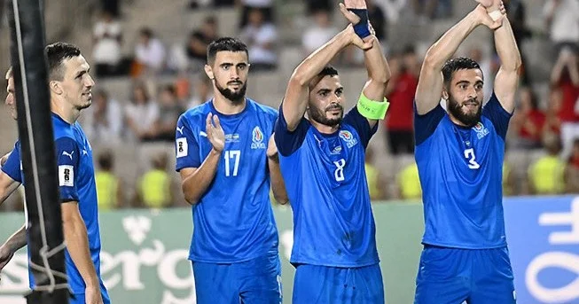Millidə qruplaşmalar, parçalanmalar... yeni baş məşqçi ilk növbədə birlik yaratmalıdır