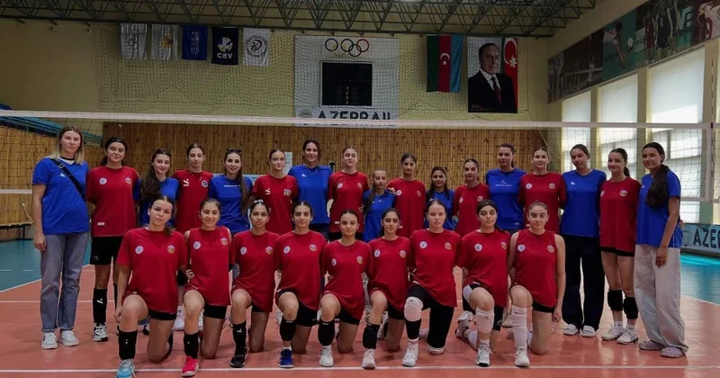 Voleybolçularımızla görüş keçirilib FOTO