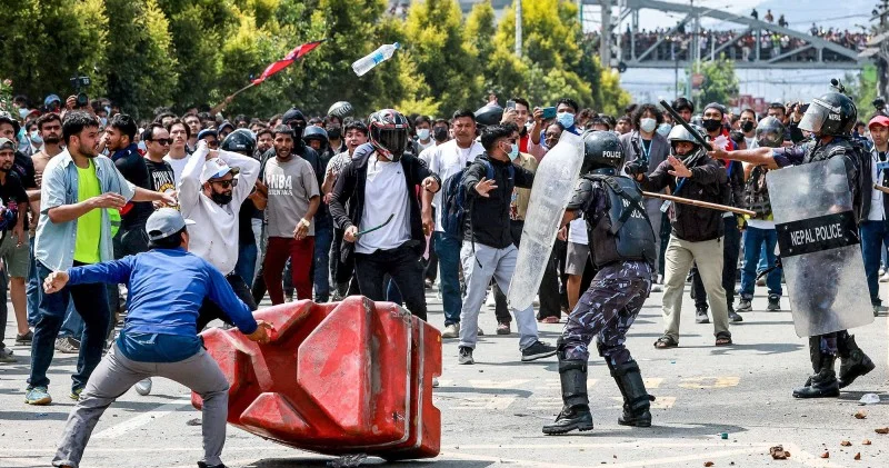 Nepalda vəziyyət stabilləşir