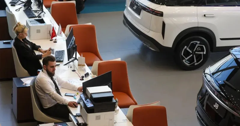 Çin brendləri Rusiyada kütləvi şəkildə avtosalonlarını bağlayır