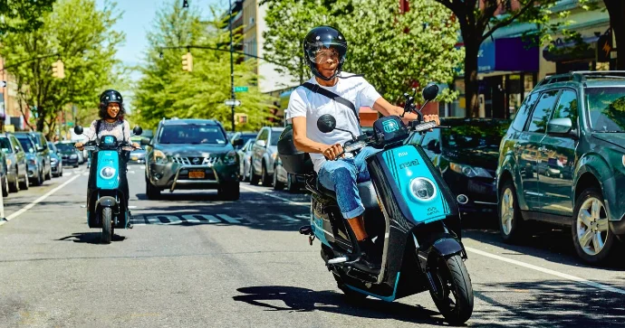 Moped sürənlər bu qaydalara riayət etməlidirlər EKSPERTDƏN XƏBƏRDARLIQ VİDEO