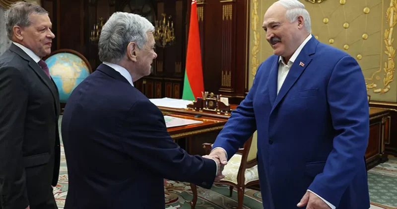 Лукашенко провел встречу с представителем Трампа Видео