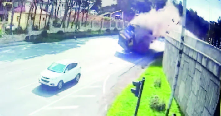 Asta sür maşını, amandır, sürücü!