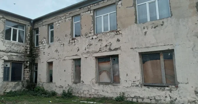 Azərbaycanda qəzalı vəziyyətdə olan məktəblərin sayı məlum oldu